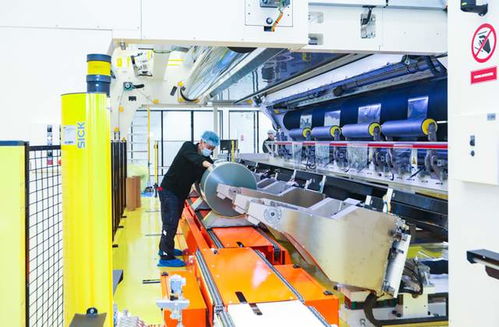 高新區(qū)新市區(qū)光學(xué)膜新材料產(chǎn)品試車成功 軟拉膜技術(shù)取得關(guān)鍵突破