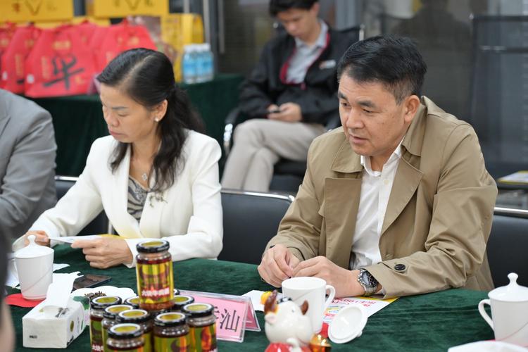 廣西農業產業商會企業家走訪團 走訪會員企業廣西樂一投資集團有限